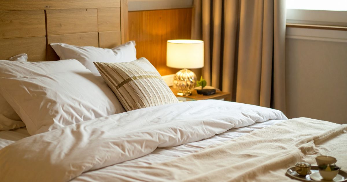 Noćne lampe – kako odabrati lampu za noćni ormarić